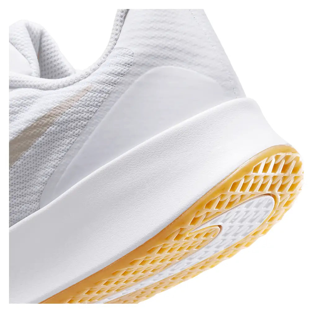 Women's Vapor Lite 3 Shoes White and Lt Orewood Brown