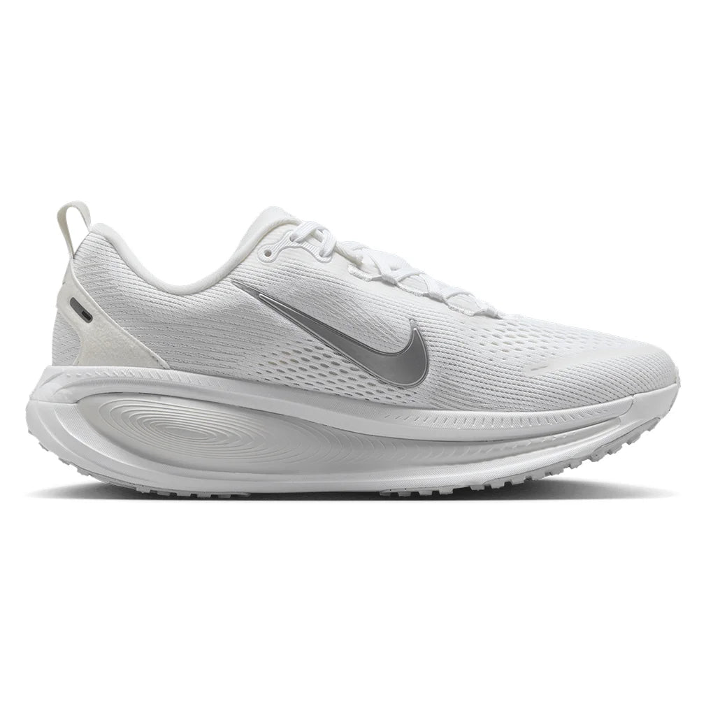 Women's Vomero 18 Running Shoes White and Metallic Silver