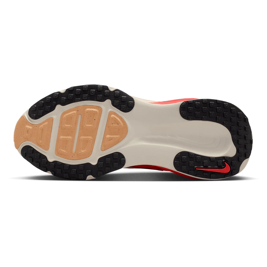 Women's Vomero 18 Running Shoes Hot Lava and Black