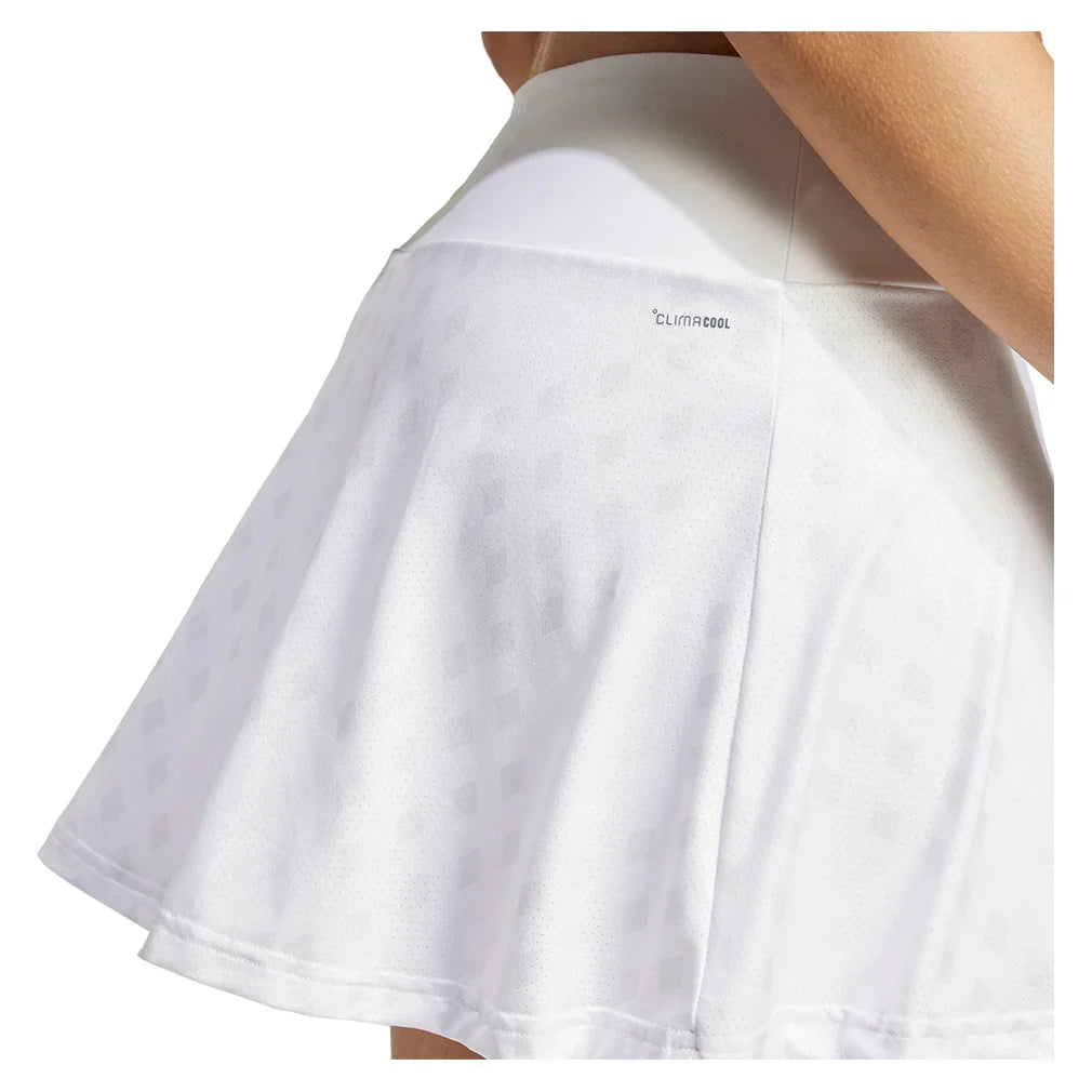 Women's Club Graphic Skort White and Dash Grey