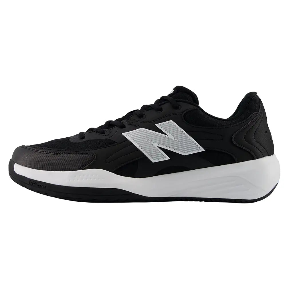 Men's 696v7 2E Width Shoes Black and White