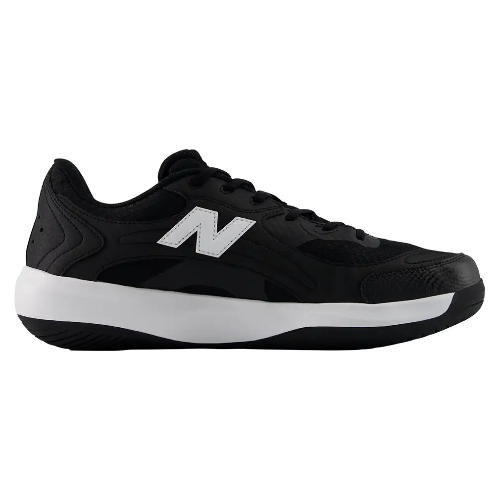Men's 696v7 2E Width Shoes Black and White
