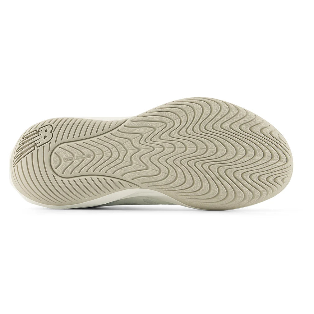Women's FuelCell 796v5 2E Width Court Shoes Sea Salt and Metallic Silver 877 C